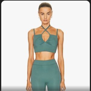 Bandier le ore capri strappy bra. In jade. Size small.